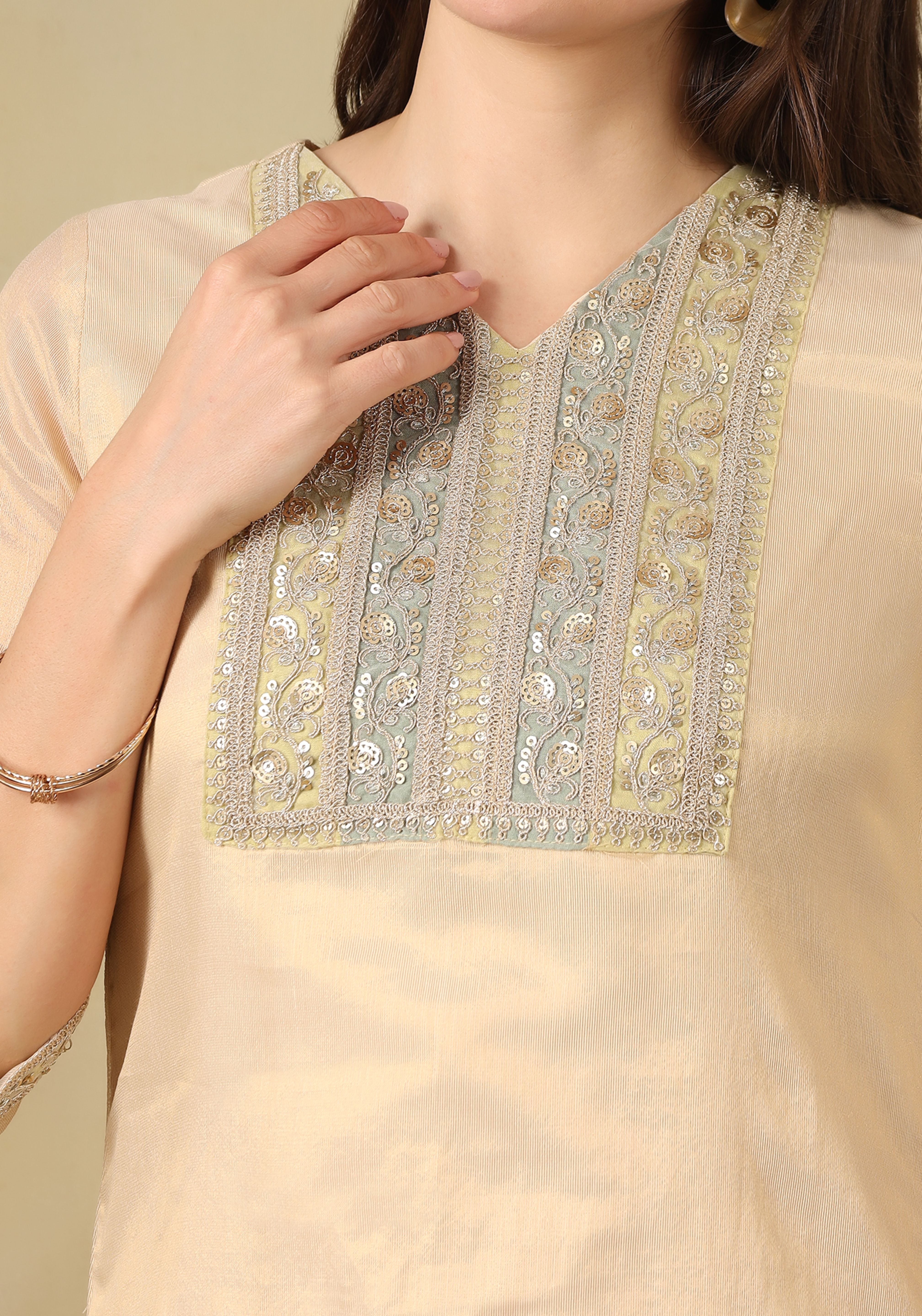 Cream Gayatrika Kurta Set