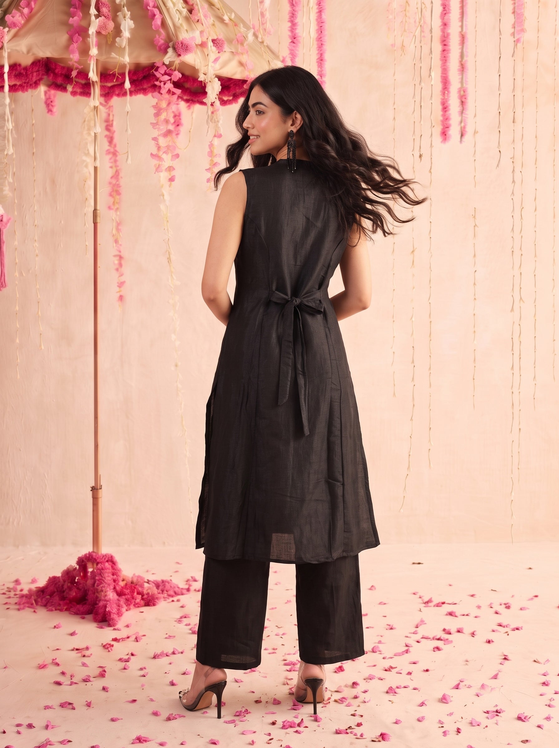 Black Dilruba Kurta Set