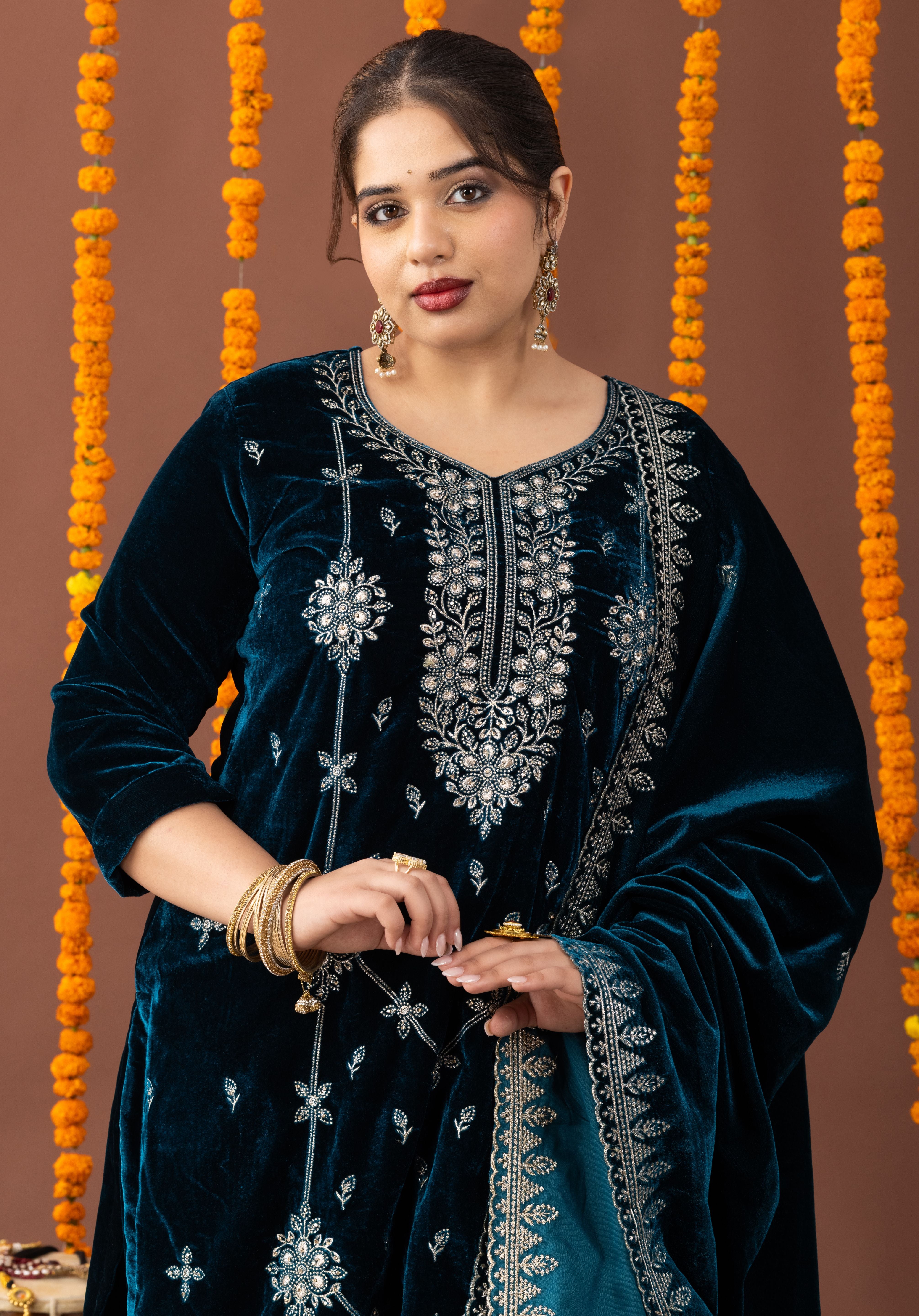 Dua Velvet 3 Piece Suit Set