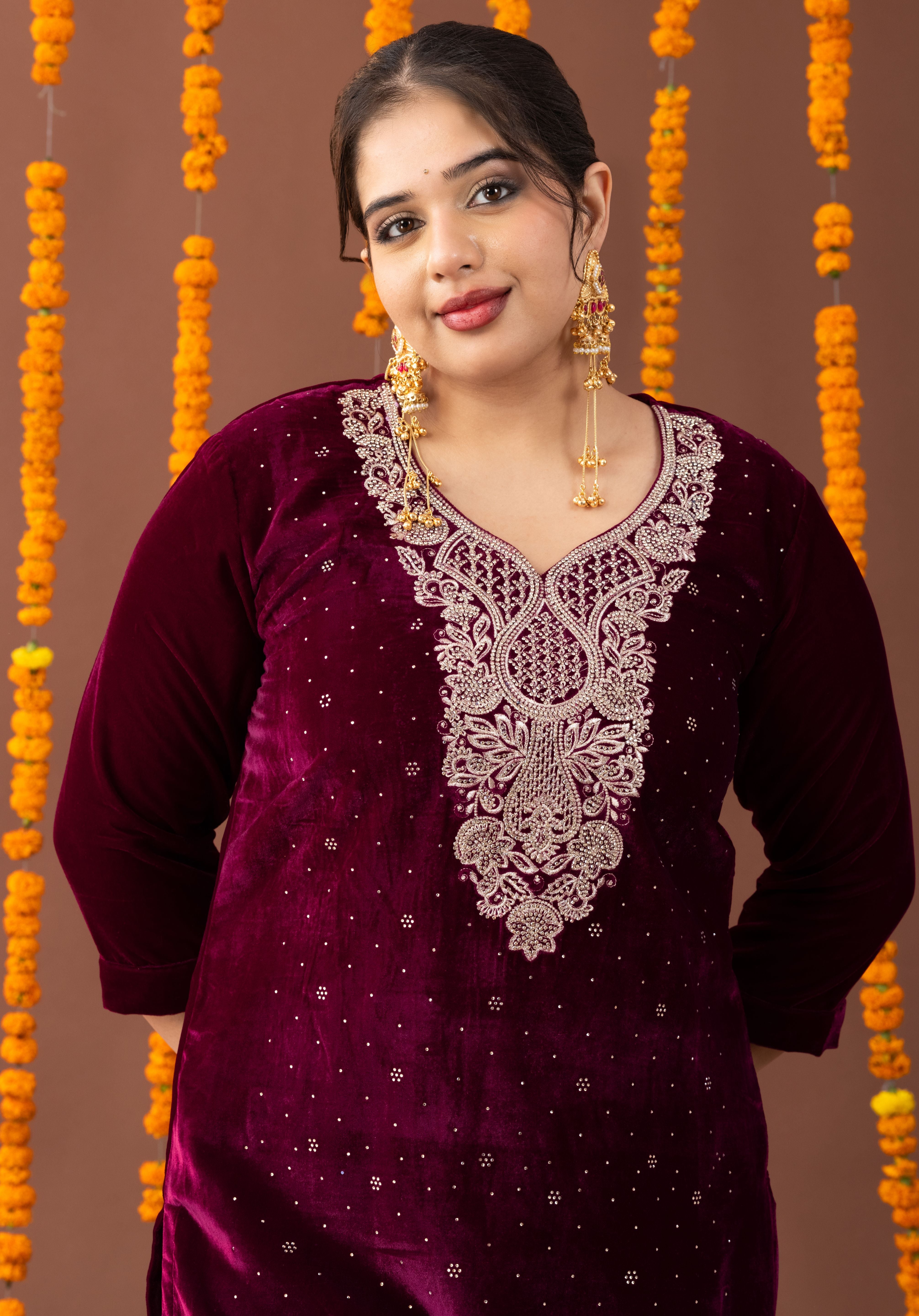 Mahnoor Velvet 3 Piece Suit Set