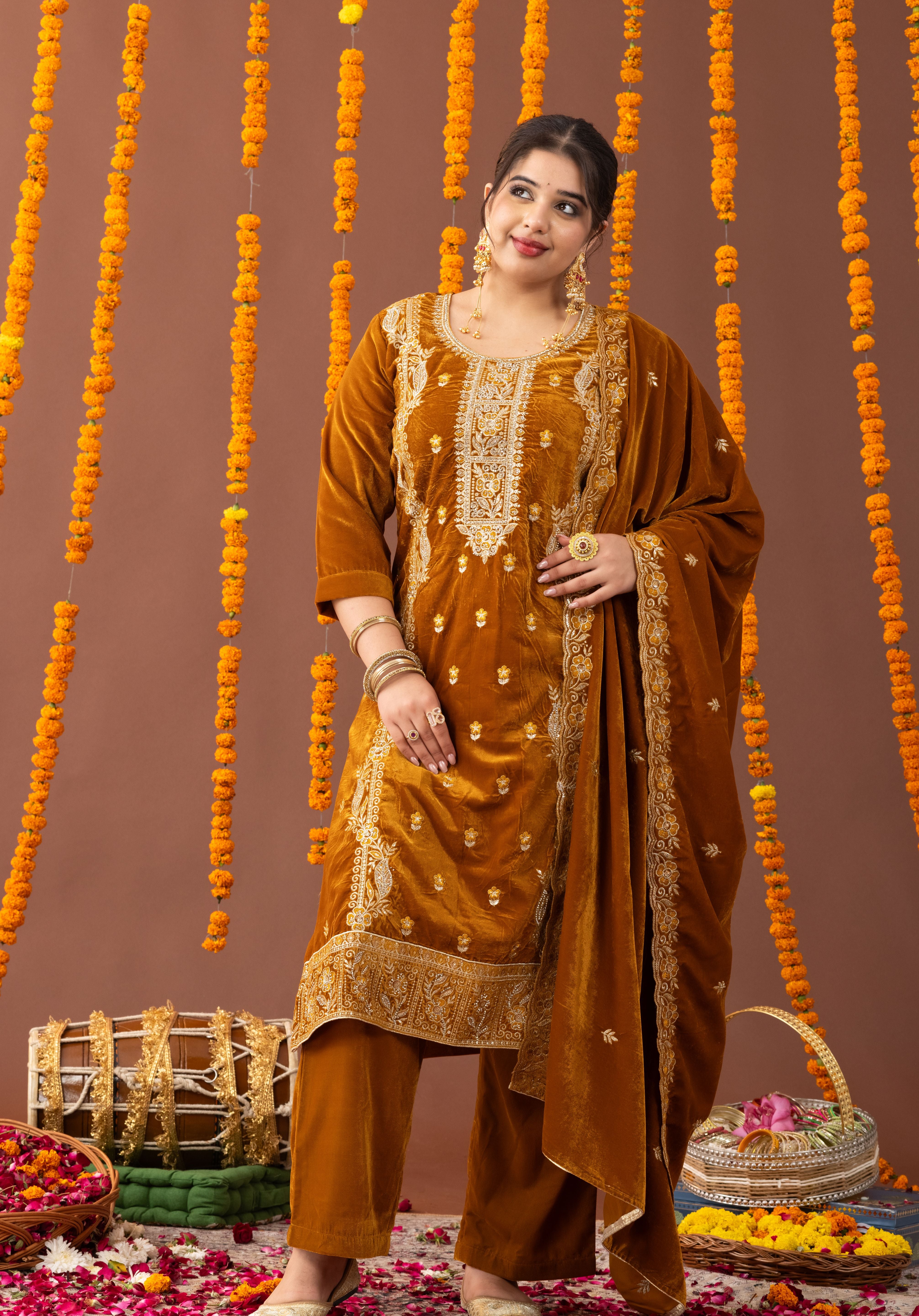 Guneet Velvet 3 Piece Suit Set