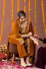 Guneet Velvet 3 Piece Suit Set