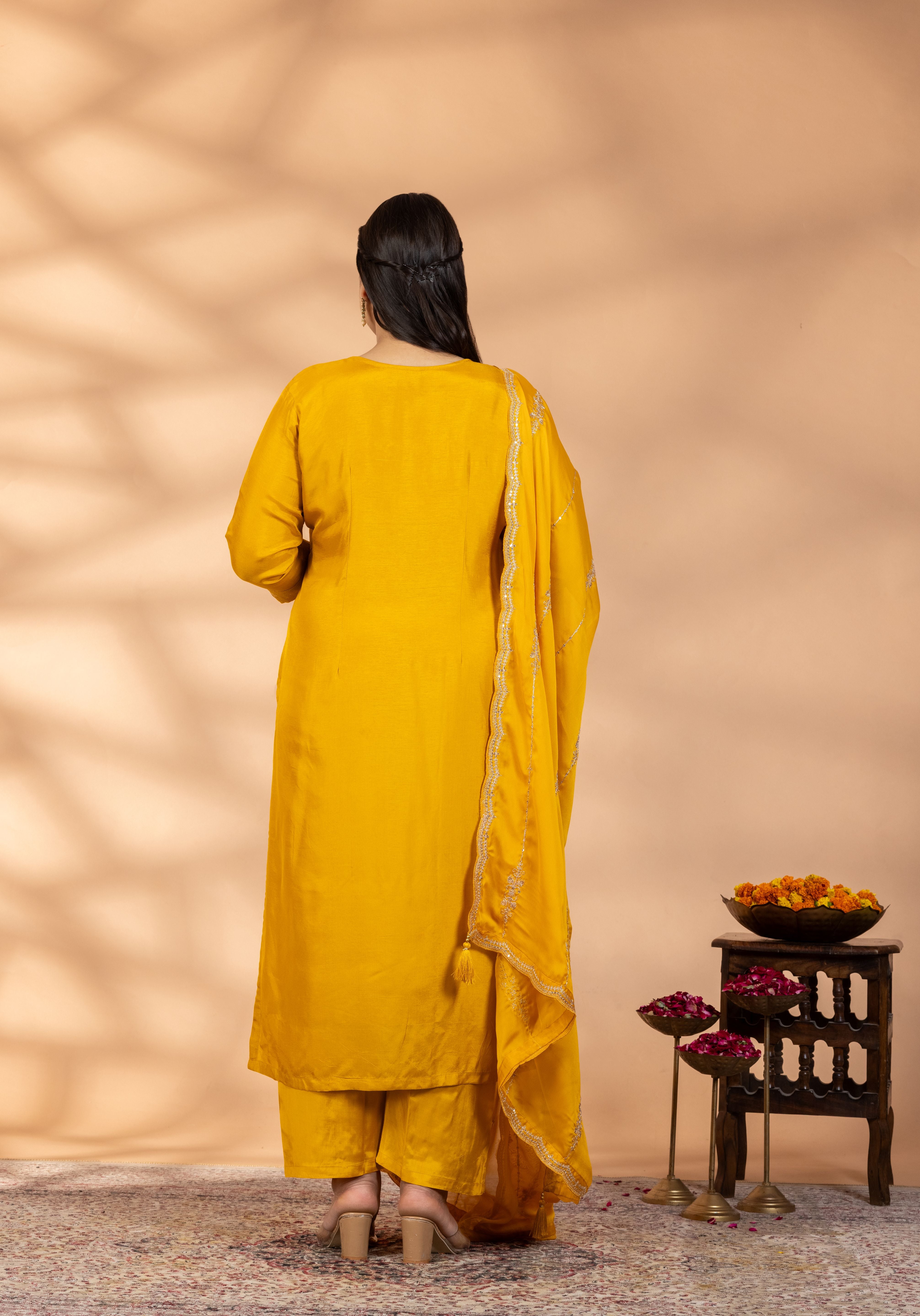 Sunehri Bahar Kurta Set