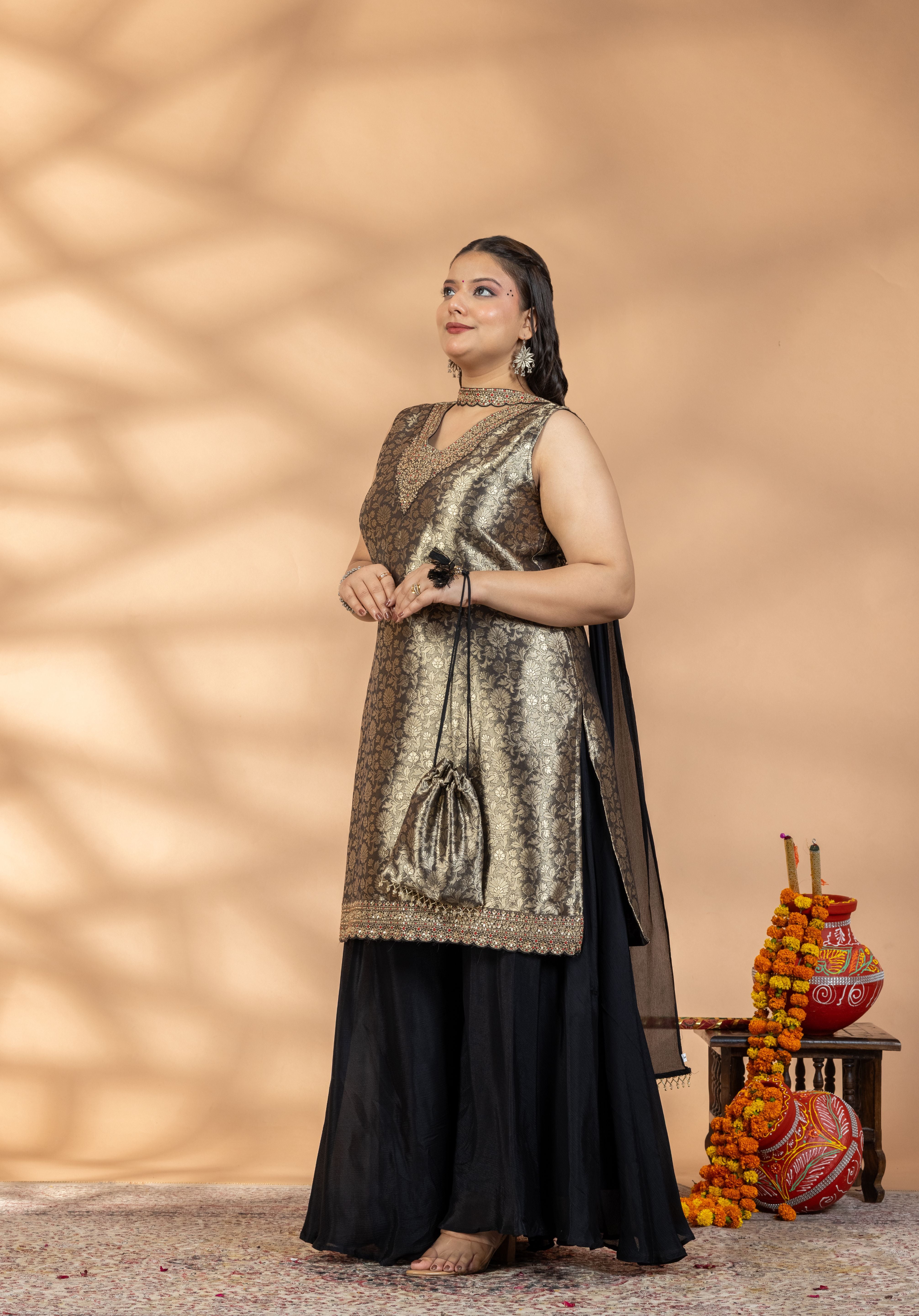 Kohinoor Kurta Set with potli