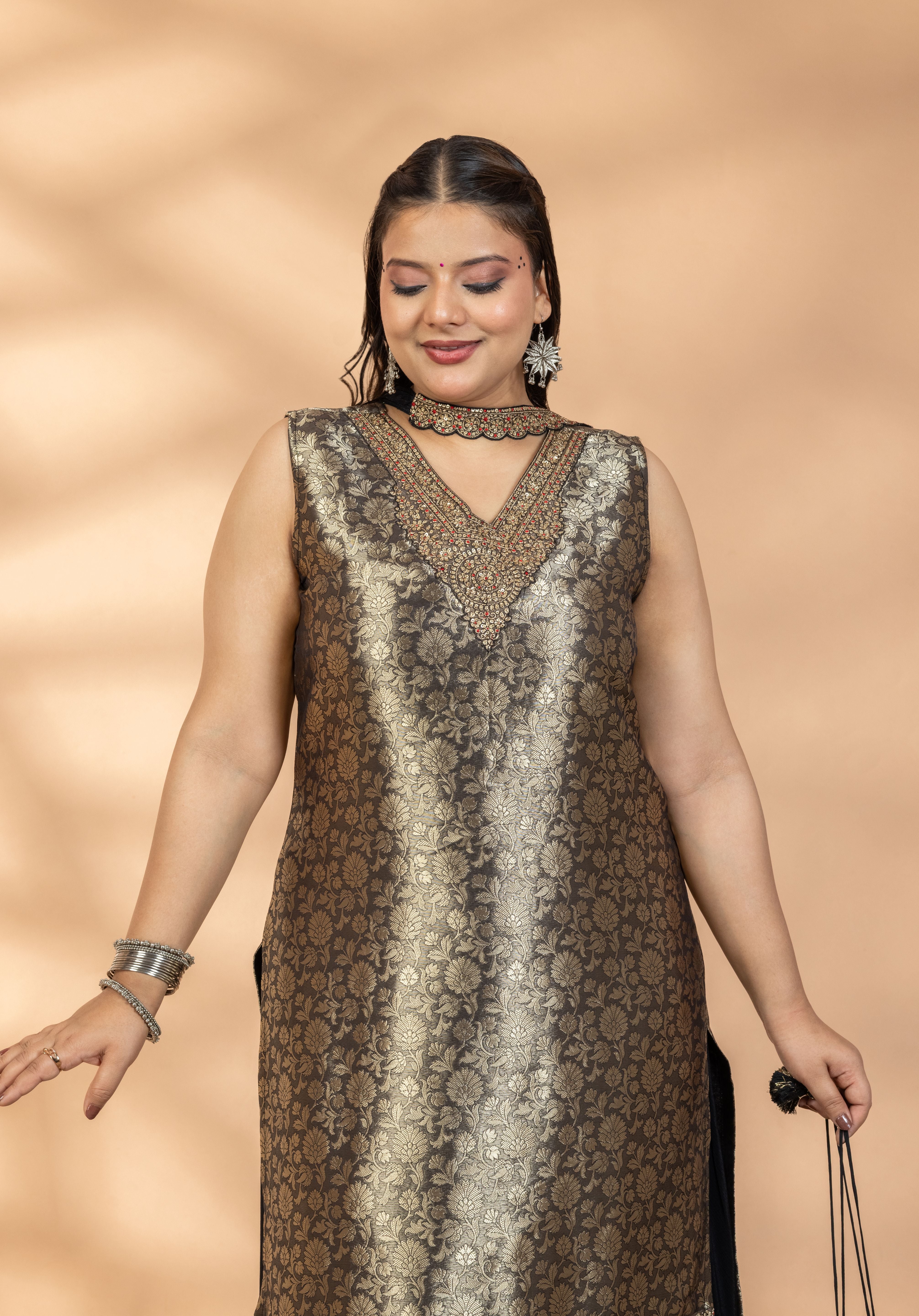 Kohinoor Kurta Set with potli