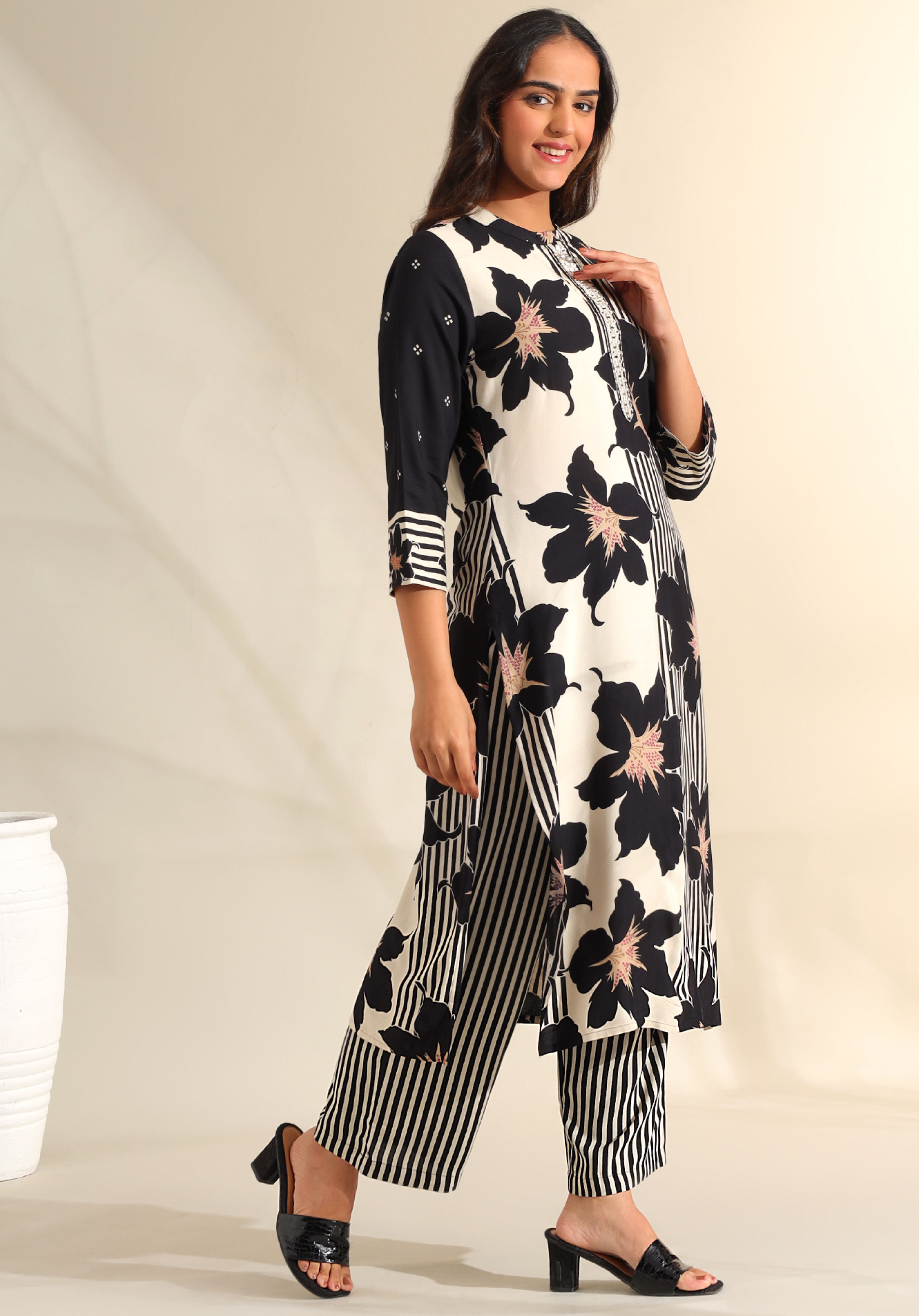 Tara Midnight Bloom Kurta Set