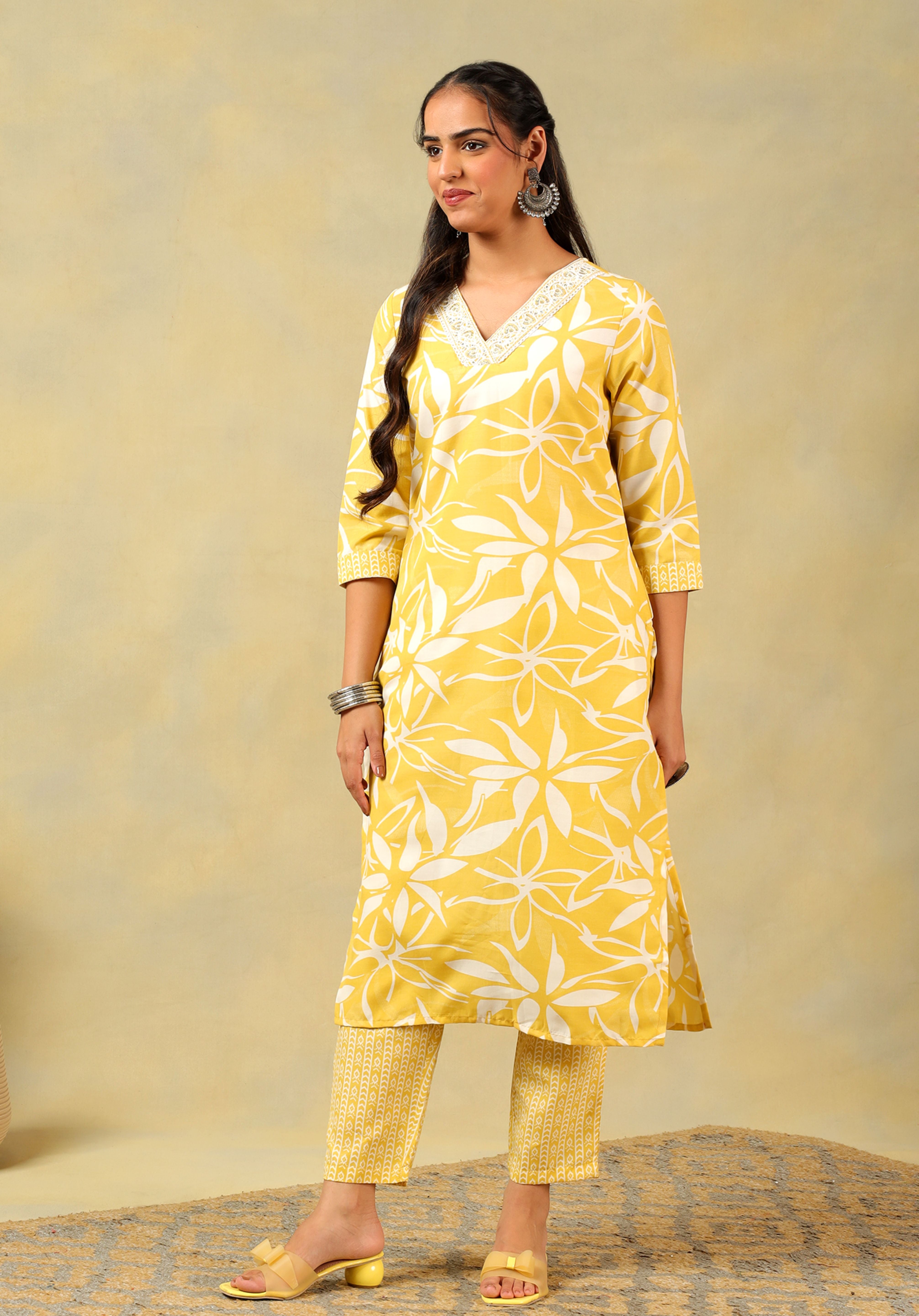 Rhea Yellow Leaf Suit Set