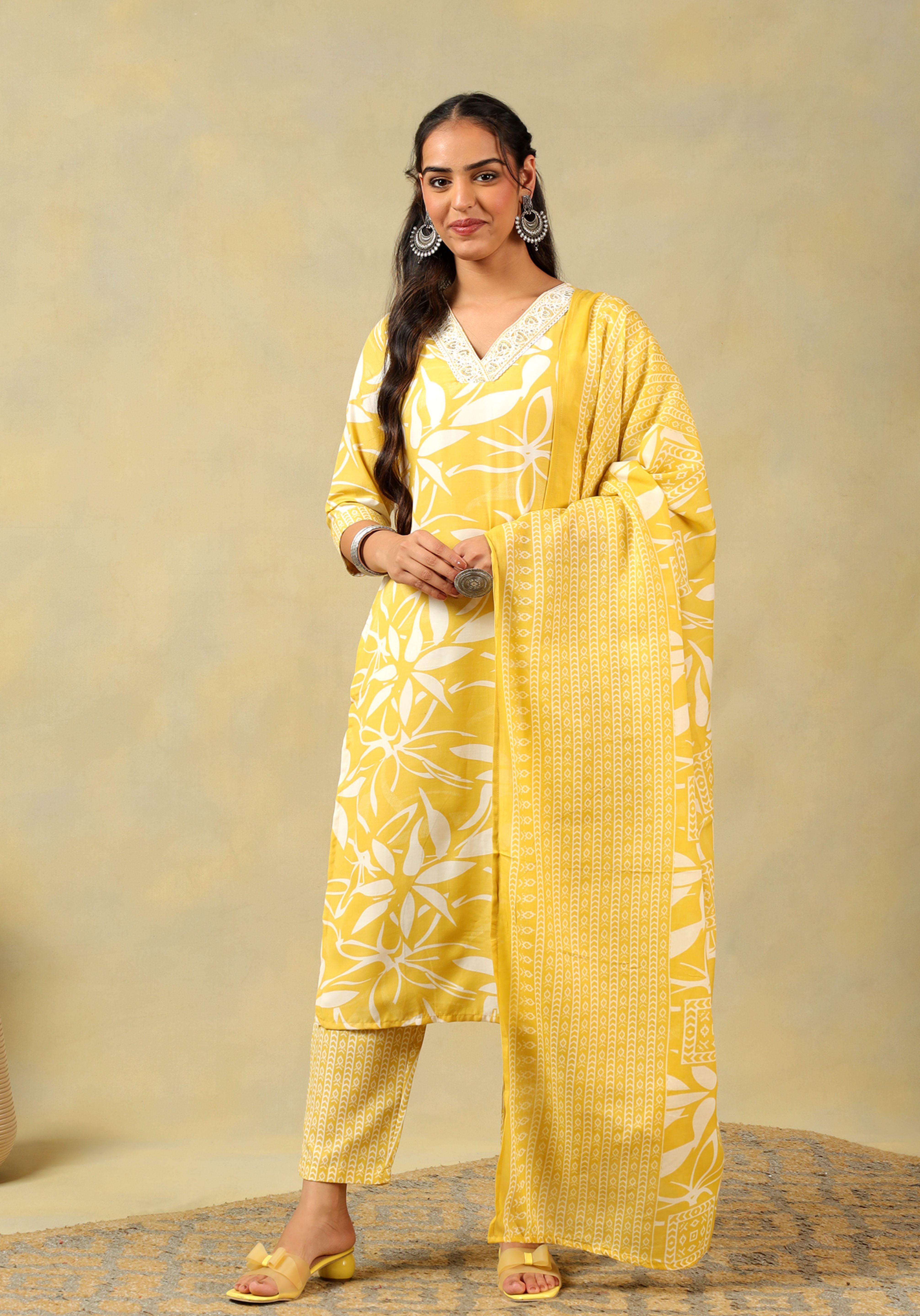 Rhea Yellow Leaf Suit Set