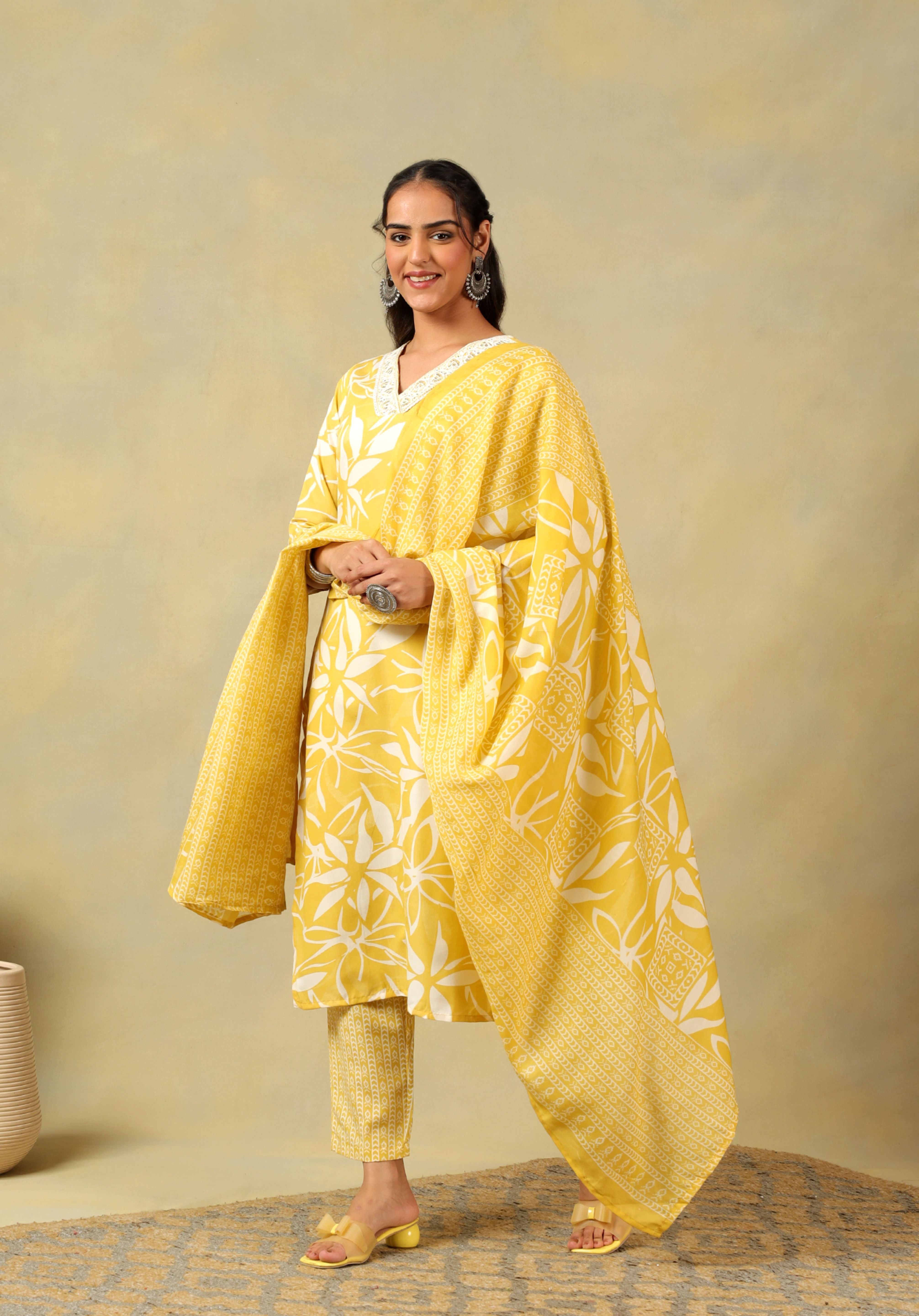 Rhea Yellow Leaf Suit Set