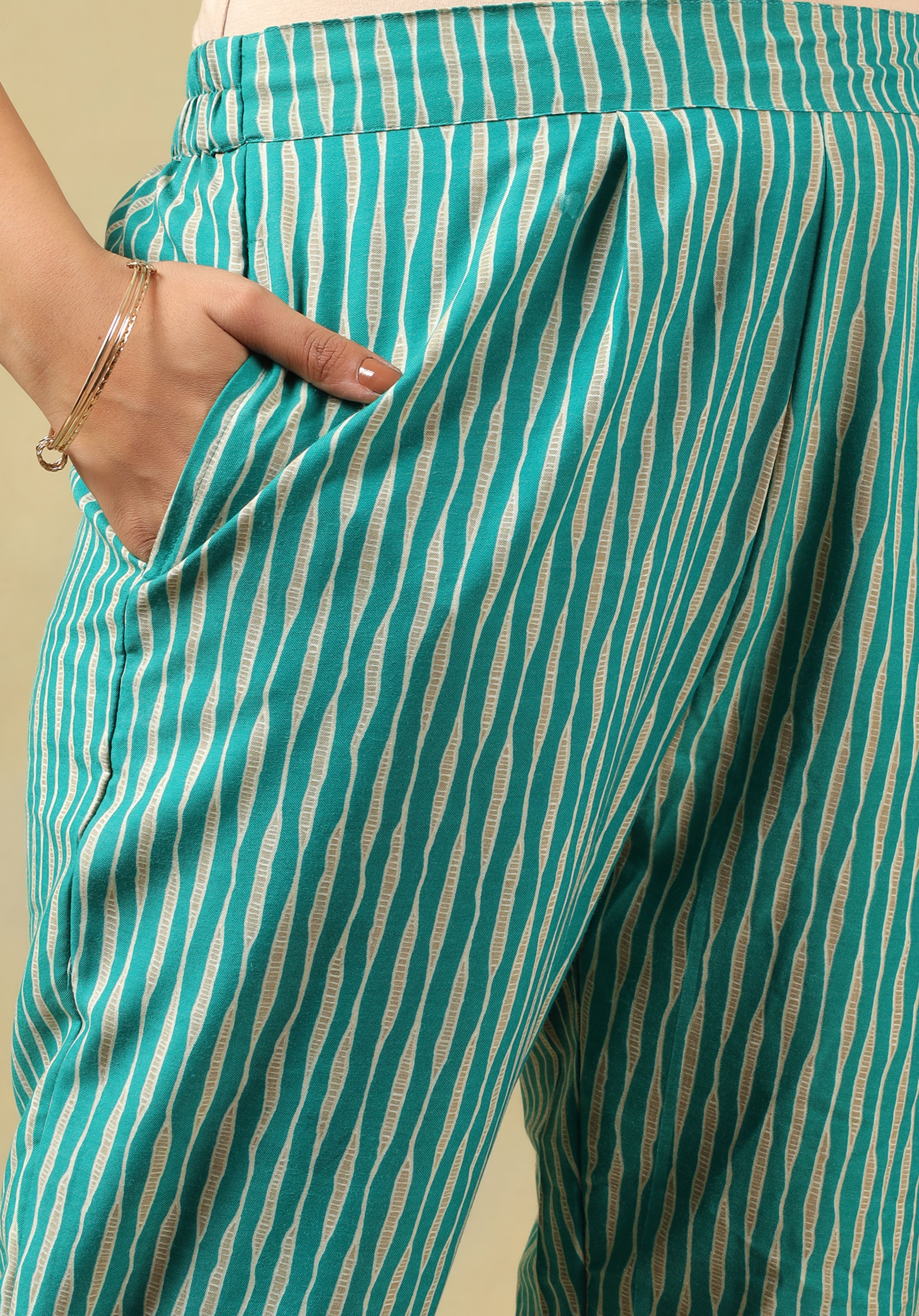 Amishi Teal Abstract Suit Set