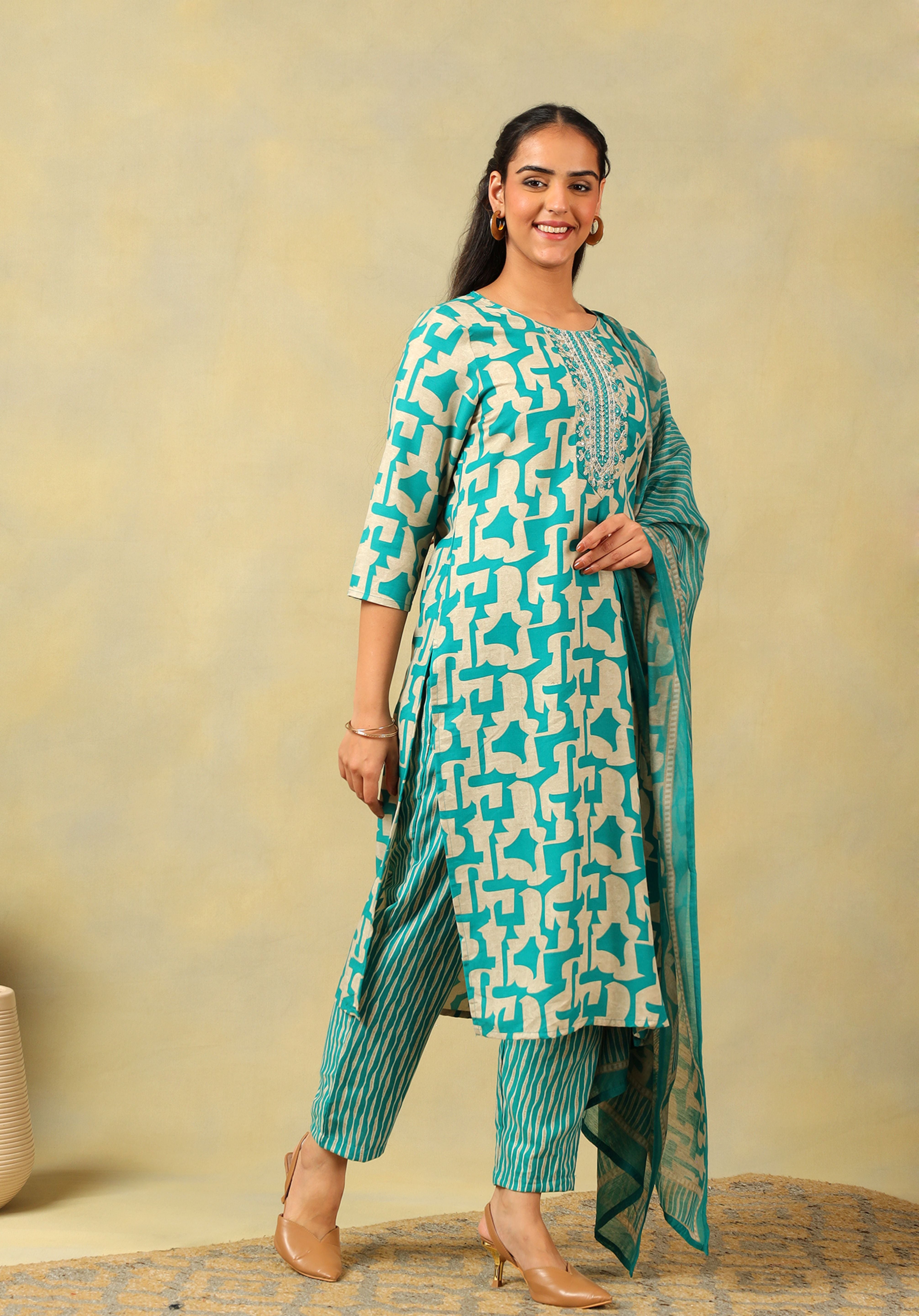 Amishi Teal Abstract Suit Set