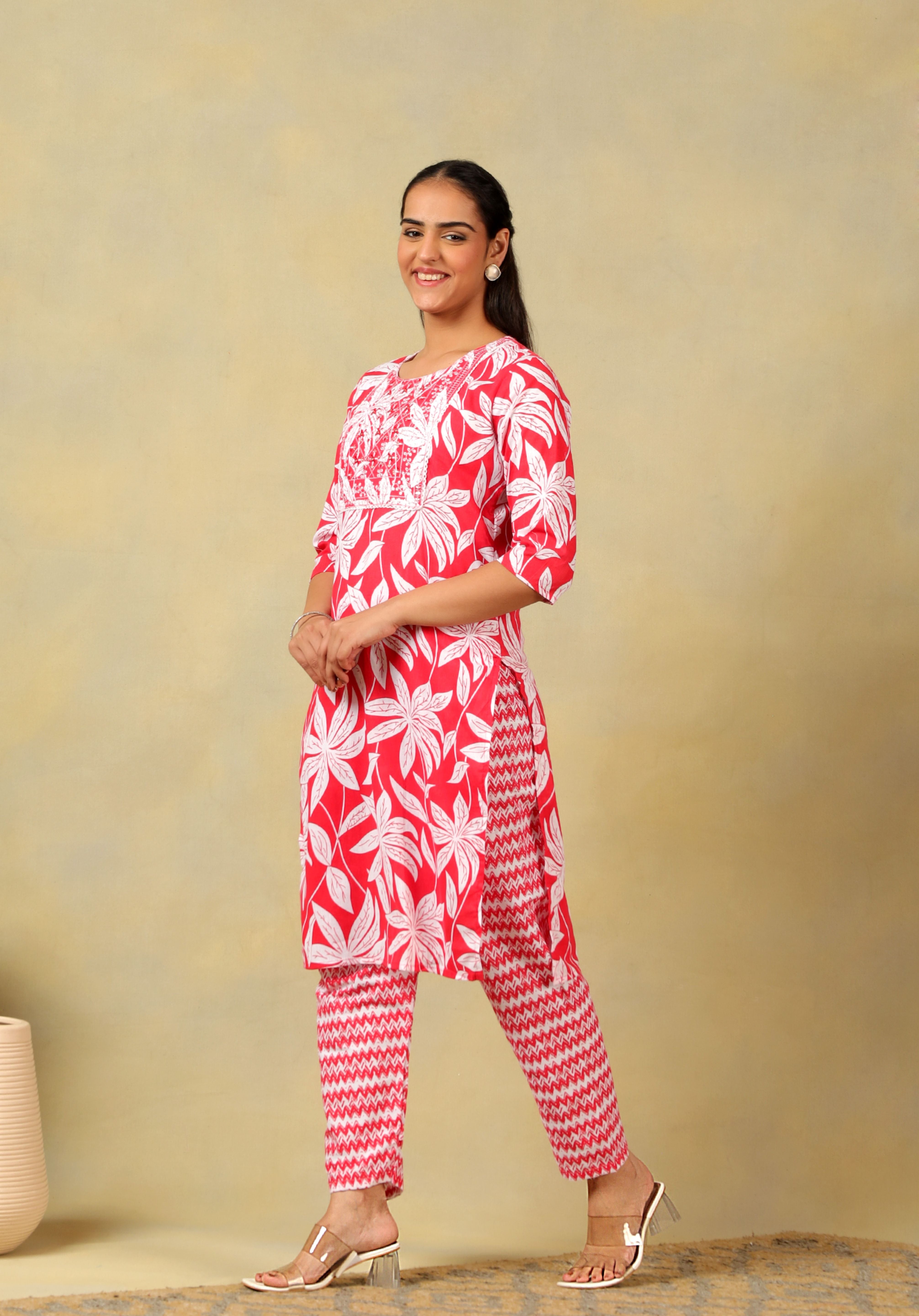 Saanjh Lily Floral Motif Kurta Set