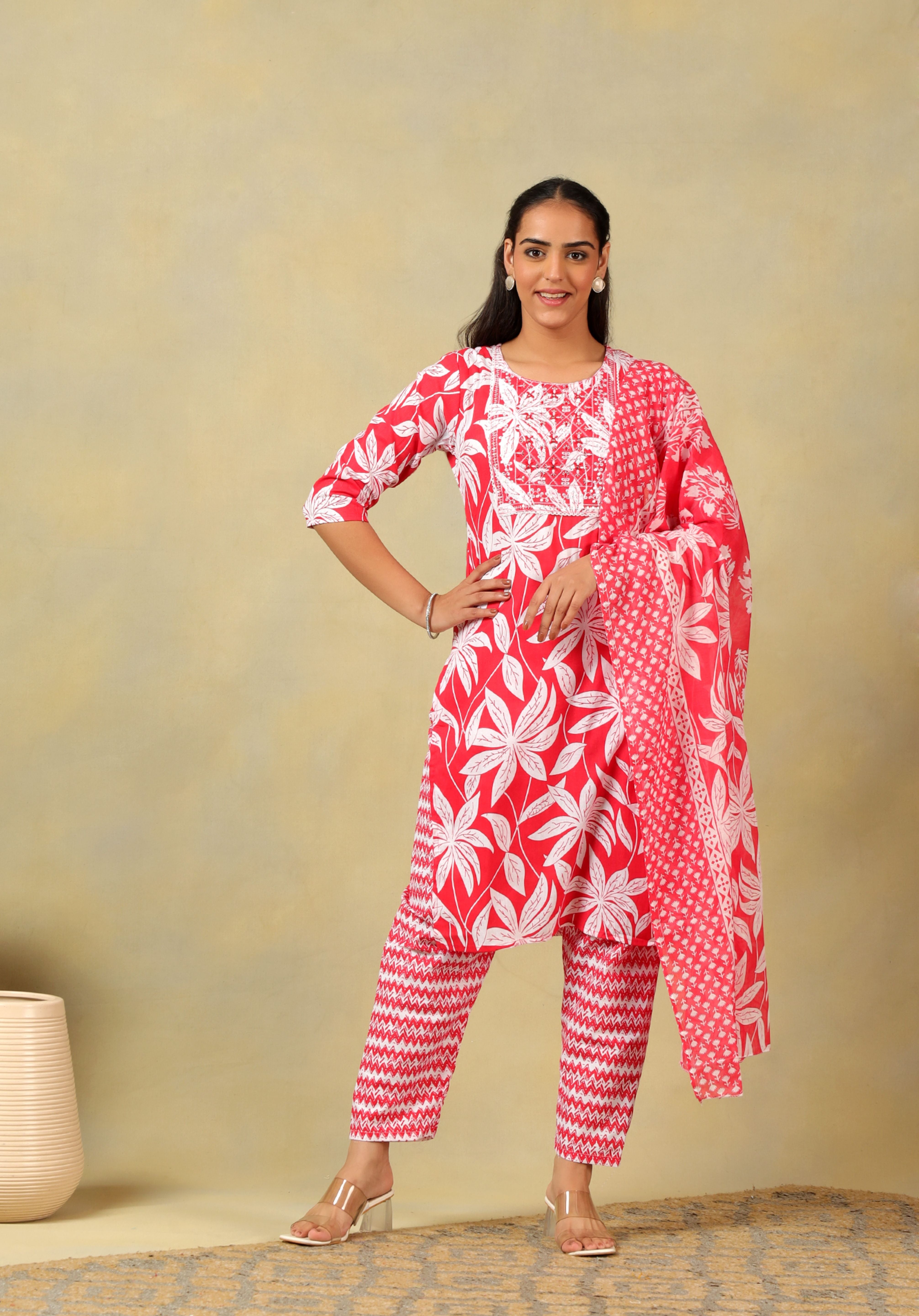 Saanjh Lily Floral Motif Kurta Set