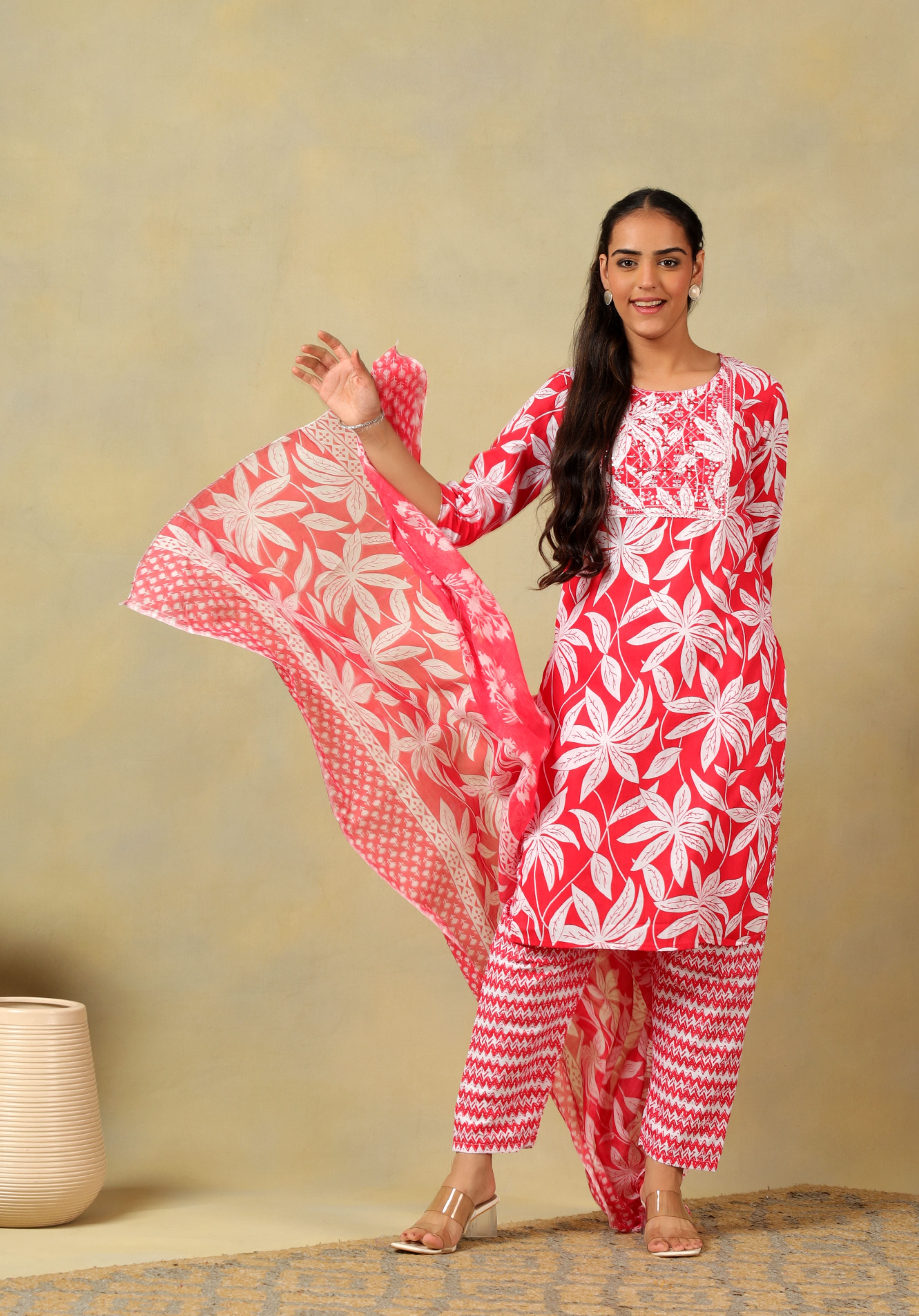 Saanjh Lily Floral Motif Kurta Set